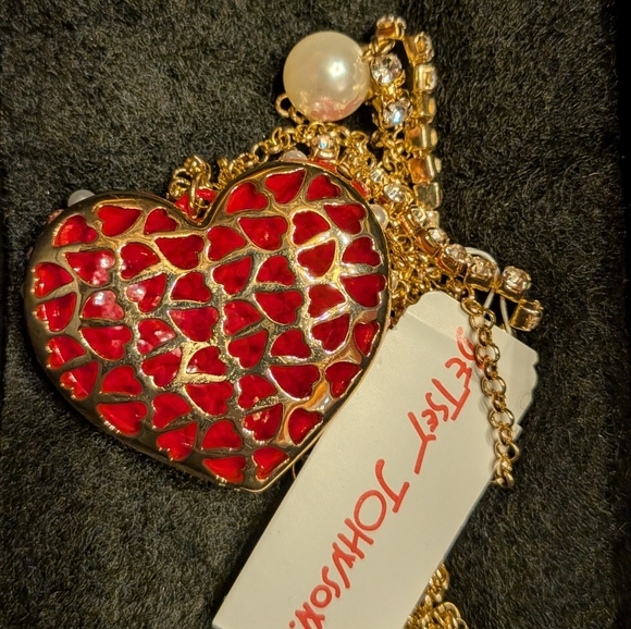 🆕 Pearl Heart Pendant Necklace XoXo (As Is) ❤️ Betsey Johnson - Picture 4 of 8